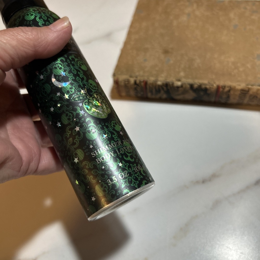 Bath & Body Works Candy Apple Cauldron Shimmer Fizz Lotion - Picture 2 of 4